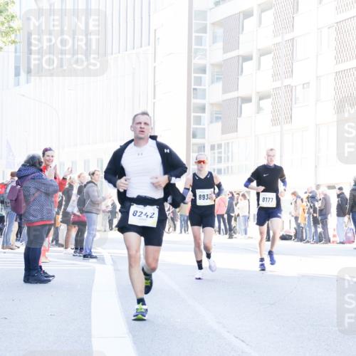 06.10.2024 - 19. swb-Marathon Bremen Matties Gatica Varas http://msf.ph/oto/7362464 06.10.2024 10:40:05 Laufen 8242, 893, 8177 meine-sportfotos.de