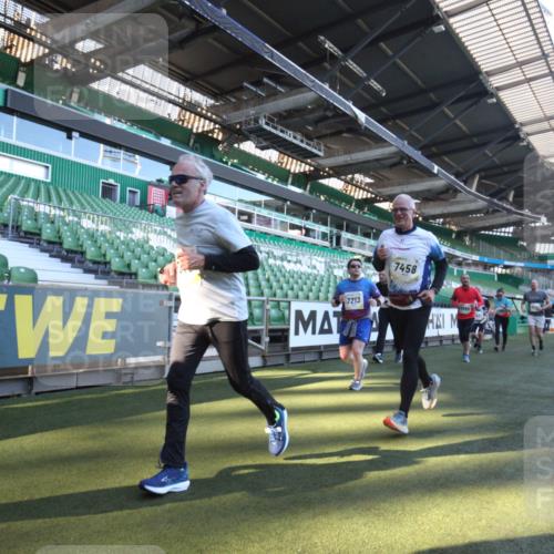 06.10.2024 - 19. swb-Marathon Bremen Yannick Fuchs http://msf.ph/oto/7362518 06.10.2024 10:30:55 Laufen im Stadion 7029, 7046, 7053, 7089, 7144, 7213, 7250, 7261, 7302, 7362, 7458, 7785, 7947, 8023, 8036, 8058, 8245, 8268, 8274, 8392, 8433, 8437, 8469, 8512, 8520, 8521, 8553, 8586, 8622, 8633, 8634, 8646, 8674, 8717, 8810, 8892, 8898, 8931, 8960, 8985, 9012, 9035, 9075, 9119 meine-sportfotos.de