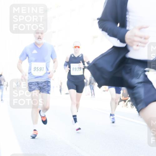 06.10.2024 - 19. swb-Marathon Bremen Matties Gatica Varas http://msf.ph/oto/7362545 06.10.2024 10:40:07 Laufen 9591, 8939 meine-sportfotos.de