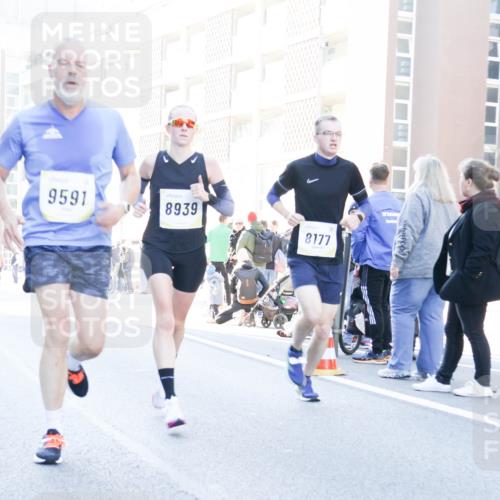 06.10.2024 - 19. swb-Marathon Bremen Matties Gatica Varas http://msf.ph/oto/7362568 06.10.2024 10:40:08 Laufen 9591, 8939, 8177 meine-sportfotos.de