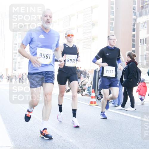 06.10.2024 - 19. swb-Marathon Bremen Matties Gatica Varas http://msf.ph/oto/7362579 06.10.2024 10:40:08 Laufen 9591, 8939, 8177 meine-sportfotos.de