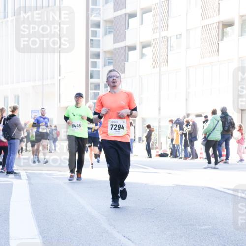 06.10.2024 - 19. swb-Marathon Bremen Matties Gatica Varas http://msf.ph/oto/7362592 06.10.2024 10:40:18 Laufen 7260, 8445, 7294 meine-sportfotos.de