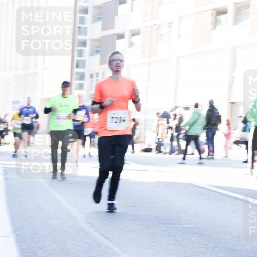 06.10.2024 - 19. swb-Marathon Bremen Matties Gatica Varas http://msf.ph/oto/7362603 06.10.2024 10:40:18 Laufen 7244 meine-sportfotos.de