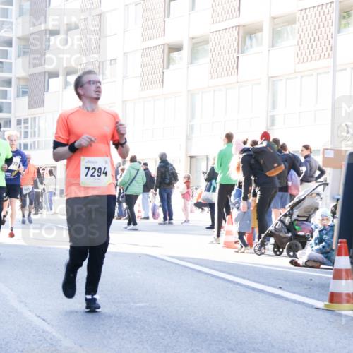 06.10.2024 - 19. swb-Marathon Bremen Matties Gatica Varas http://msf.ph/oto/7362620 06.10.2024 10:40:19 Laufen 70, 9070, 7294 meine-sportfotos.de