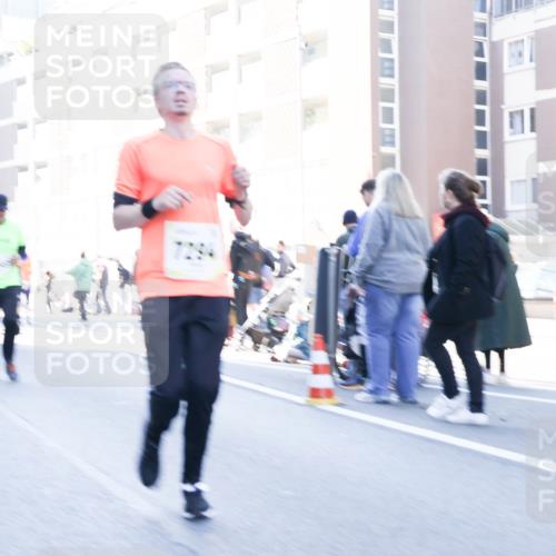06.10.2024 - 19. swb-Marathon Bremen Matties Gatica Varas http://msf.ph/oto/7362666 06.10.2024 10:40:20 Laufen 7294 meine-sportfotos.de