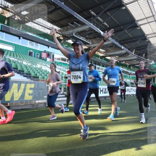06.10.2024 - 19. swb-Marathon Bremen Yannick Fuchs http://msf.ph/oto/7362667 06.10.2024 10:31:22 Laufen im Stadion 7004, 7044, 7250, 7362, 7439, 7467, 7545, 7546, 7659, 7730, 7785, 7806, 7947, 7990, 8014, 8040, 8058, 8237, 8267, 8268, 8274, 8346, 8388, 8433, 8459, 8512, 8520, 8521, 8538, 8553, 8586, 8605, 8614, 8624, 8633, 8634, 8646, 8674, 8676, 8677, 8710, 8717, 8761, 8776, 8807, 8823, 8883, 8958, 8971, 8998, 9012, 9037, 9075, 9119, 9131 meine-sportfotos.de