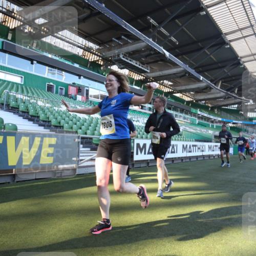 06.10.2024 - 19. swb-Marathon Bremen Yannick Fuchs http://msf.ph/oto/7362690 06.10.2024 10:31:25 Laufen im Stadion 7004, 7005, 7044, 7225, 7233, 7250, 7362, 7439, 7467, 7486, 7545, 7546, 7575, 7659, 7730, 7785, 7806, 7947, 7990, 8014, 8040, 8058, 8237, 8267, 8268, 8274, 8304, 8305, 8346, 8388, 8416, 8459, 8512, 8520, 8521, 8538, 8586, 8605, 8614, 8624, 8633, 8634, 8646, 8676, 8677, 8710, 8717, 8761, 8776, 8807, 8823, 8883, 8958, 8971, 8998, 9012, 9037, 9075, 9119, 9131 meine-sportfotos.de