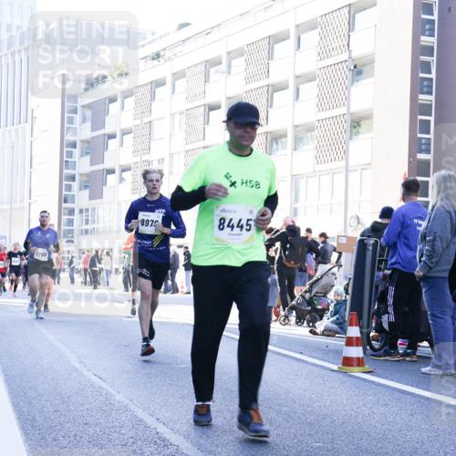 06.10.2024 - 19. swb-Marathon Bremen Matties Gatica Varas http://msf.ph/oto/7362716 06.10.2024 10:40:22 Laufen 7260, 8497, 8979, 8445 meine-sportfotos.de