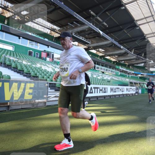06.10.2024 - 19. swb-Marathon Bremen Yannick Fuchs http://msf.ph/oto/7362729 06.10.2024 10:31:34 Laufen im Stadion 7004, 7005, 7007, 7044, 7225, 7233, 7362, 7380, 7439, 7467, 7486, 7545, 7546, 7575, 7628, 7659, 7730, 7762, 7782, 7785, 7794, 7806, 7847, 7872, 7990, 8013, 8014, 8040, 8123, 8233, 8237, 8267, 8268, 8274, 8304, 8305, 8346, 8388, 8416, 8459, 8520, 8521, 8538, 8557, 8605, 8614, 8624, 8646, 8676, 8677, 8710, 8761, 8769, 8776, 8807, 8823, 8883, 8946, 8958, 8971, 8998, 9012, 9037, 9131 meine-sportfotos.de