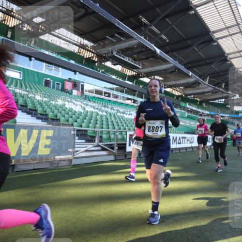 06.10.2024 - 19. swb-Marathon Bremen Yannick Fuchs http://msf.ph/oto/7362742 06.10.2024 10:31:37 Laufen im Stadion 7004, 7005, 7007, 7044, 7225, 7233, 7380, 7439, 7467, 7474, 7486, 7545, 7546, 7575, 7628, 7659, 7730, 7762, 7782, 7794, 7806, 7847, 7872, 7974, 7990, 8013, 8014, 8040, 8123, 8233, 8237, 8267, 8274, 8304, 8305, 8346, 8388, 8416, 8459, 8520, 8521, 8538, 8557, 8605, 8614, 8624, 8646, 8676, 8677, 8710, 8761, 8769, 8776, 8807, 8823, 8883, 8946, 8958, 8971, 8998, 9037, 9131 meine-sportfotos.de