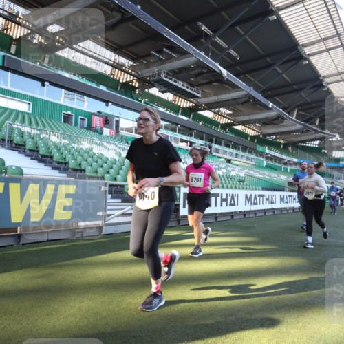 06.10.2024 - 19. swb-Marathon Bremen Yannick Fuchs http://msf.ph/oto/7362749 06.10.2024 10:31:39 Laufen im Stadion 7004, 7005, 7007, 7044, 7055, 7090, 7225, 7233, 7380, 7386, 7439, 7467, 7474, 7486, 7545, 7546, 7575, 7628, 7659, 7730, 7762, 7782, 7794, 7806, 7847, 7872, 7974, 7990, 8013, 8014, 8040, 8052, 8123, 8233, 8237, 8267, 8274, 8304, 8305, 8346, 8388, 8413, 8416, 8418, 8459, 8538, 8557, 8605, 8614, 8624, 8676, 8677, 8710, 8757, 8761, 8769, 8776, 8807, 8823, 8883, 8946, 8958, 8971, 8998, 9037, 9131 meine-sportfotos.de