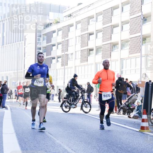 06.10.2024 - 19. swb-Marathon Bremen Matties Gatica Varas http://msf.ph/oto/7362780 06.10.2024 10:40:25 Laufen 8659, 8497, 7260, 8, 9070 meine-sportfotos.de
