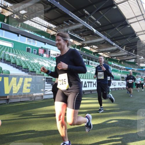 06.10.2024 - 19. swb-Marathon Bremen Yannick Fuchs http://msf.ph/oto/7362808 06.10.2024 10:31:48 Laufen im Stadion 7005, 7007, 7055, 7090, 7225, 7233, 7379, 7380, 7386, 7439, 7467, 7469, 7474, 7486, 7493, 7545, 7546, 7575, 7600, 7628, 7637, 7689, 7750, 7762, 7782, 7794, 7847, 7850, 7872, 7894, 7974, 8013, 8040, 8052, 8061, 8123, 8132, 8233, 8237, 8276, 8304, 8305, 8413, 8416, 8418, 8459, 8557, 8576, 8584, 8614, 8624, 8676, 8677, 8710, 8744, 8757, 8761, 8769, 8776, 8807, 8826, 8874, 8946, 8971, 8998, 9037 meine-sportfotos.de