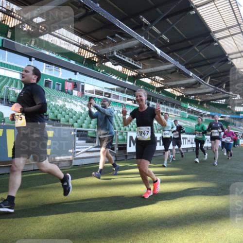 06.10.2024 - 19. swb-Marathon Bremen Yannick Fuchs http://msf.ph/oto/7362830 06.10.2024 10:31:51 Laufen im Stadion 7005, 7007, 7055, 7090, 7225, 7233, 7379, 7380, 7386, 7439, 7467, 7469, 7474, 7486, 7493, 7545, 7575, 7600, 7628, 7637, 7689, 7750, 7762, 7782, 7794, 7846, 7847, 7850, 7872, 7894, 7974, 8013, 8040, 8052, 8061, 8123, 8132, 8233, 8237, 8276, 8304, 8305, 8324, 8413, 8416, 8418, 8459, 8557, 8576, 8584, 8614, 8624, 8676, 8710, 8744, 8757, 8761, 8769, 8772, 8790, 8807, 8826, 8874, 8946, 8949, 8971, 8998, 9037 meine-sportfotos.de