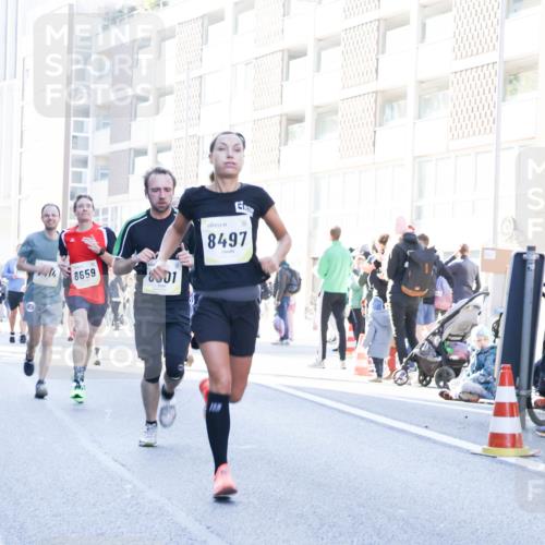 06.10.2024 - 19. swb-Marathon Bremen Matties Gatica Varas http://msf.ph/oto/7362883 06.10.2024 10:40:29 Laufen 8659, 801, 8497, 24 meine-sportfotos.de