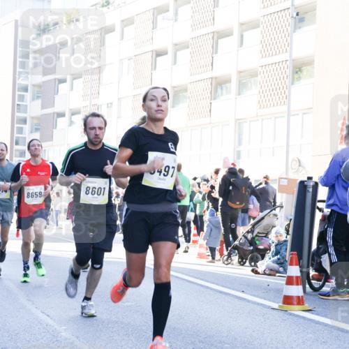06.10.2024 - 19. swb-Marathon Bremen Matties Gatica Varas http://msf.ph/oto/7362891 06.10.2024 10:40:29 Laufen 8659, 8601, 497 meine-sportfotos.de
