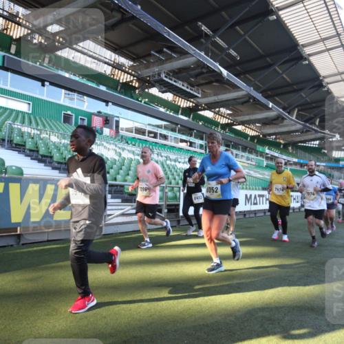 06.10.2024 - 19. swb-Marathon Bremen Yannick Fuchs http://msf.ph/oto/7362916 06.10.2024 10:32:00 Laufen im Stadion 7005, 7007, 7055, 7087, 7090, 7189, 7225, 7233, 7308, 7379, 7380, 7382, 7386, 7415, 7457, 7469, 7474, 7482, 7486, 7493, 7545, 7575, 7600, 7628, 7637, 7689, 7750, 7762, 7782, 7794, 7846, 7847, 7850, 7872, 7894, 7974, 8013, 8052, 8061, 8111, 8112, 8123, 8132, 8161, 8233, 8276, 8304, 8305, 8322, 8324, 8325, 8339, 8377, 8413, 8416, 8418, 8431, 8459, 8557, 8576, 8584, 8641, 8744, 8756, 8757, 8769, 8772, 8790, 8826, 8840, 8867, 8868, 8874, 8946, 8949, 8964, 8971 meine-sportfotos.de