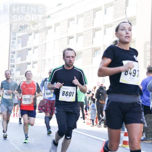 06.10.2024 - 19. swb-Marathon Bremen Matties Gatica Varas http://msf.ph/oto/7362920 06.10.2024 10:40:30 Laufen 7414, 8656, 9051, 8601, 8491 meine-sportfotos.de
