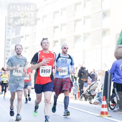 06.10.2024 - 19. swb-Marathon Bremen Matties Gatica Varas http://msf.ph/oto/7362957 06.10.2024 10:40:31 Laufen 7433, 111, 7414, 9034, 8659, 051 meine-sportfotos.de