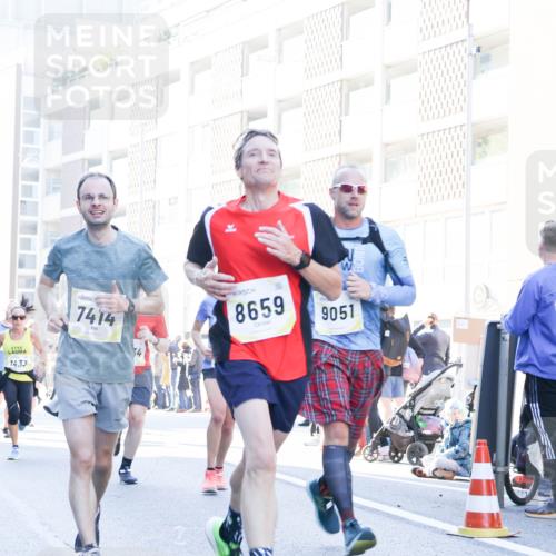 06.10.2024 - 19. swb-Marathon Bremen Matties Gatica Varas http://msf.ph/oto/7362968 06.10.2024 10:40:31 Laufen 14, 33, 7414, 34, 737, 8659, 9051 meine-sportfotos.de