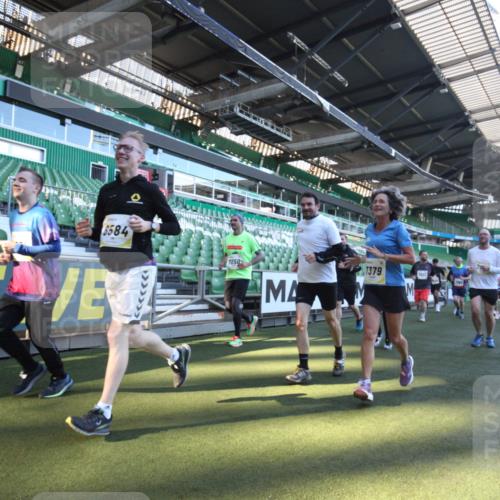 06.10.2024 - 19. swb-Marathon Bremen Yannick Fuchs http://msf.ph/oto/7362980 06.10.2024 10:32:07 Laufen im Stadion 7005, 7007, 7055, 7087, 7090, 7189, 7225, 7233, 7308, 7379, 7380, 7382, 7386, 7415, 7457, 7469, 7474, 7482, 7486, 7493, 7551, 7575, 7600, 7628, 7637, 7689, 7750, 7762, 7782, 7794, 7846, 7847, 7850, 7872, 7894, 7974, 8013, 8052, 8061, 8111, 8112, 8123, 8132, 8161, 8162, 8231, 8233, 8276, 8304, 8305, 8322, 8324, 8325, 8339, 8359, 8377, 8413, 8416, 8418, 8431, 8557, 8576, 8584, 8598, 8641, 8738, 8744, 8756, 8757, 8769, 8772, 8790, 8826, 8840, 8867, 8868, 8874, 8946, 8949, 8964 meine-sportfotos.de