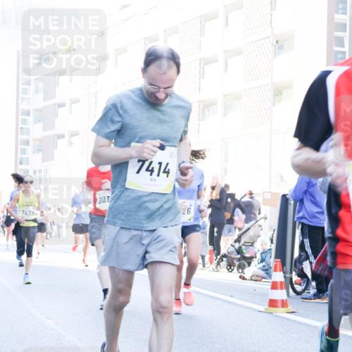06.10.2024 - 19. swb-Marathon Bremen Matties Gatica Varas http://msf.ph/oto/7363004 06.10.2024 10:40:32 Laufen 7414, 7433, 503, 96, 26, 77 meine-sportfotos.de