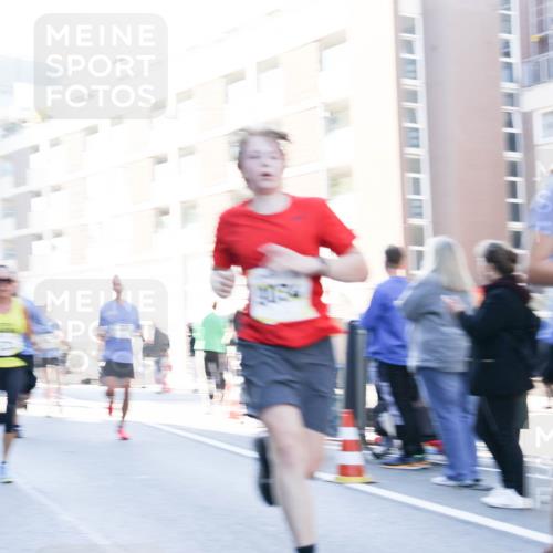 06.10.2024 - 19. swb-Marathon Bremen Matties Gatica Varas http://msf.ph/oto/7363046 06.10.2024 10:40:34 Laufen  meine-sportfotos.de