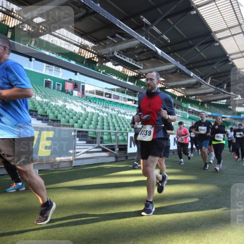 06.10.2024 - 19. swb-Marathon Bremen Yannick Fuchs http://msf.ph/oto/7363134 06.10.2024 10:32:21 Laufen im Stadion 7050, 7055, 7087, 7090, 7179, 7189, 7308, 7379, 7382, 7386, 7415, 7425, 7457, 7469, 7481, 7482, 7493, 7551, 7600, 7637, 7689, 7750, 7846, 7850, 7894, 7974, 7975, 8045, 8052, 8061, 8111, 8112, 8119, 8132, 8161, 8162, 8231, 8276, 8317, 8322, 8324, 8325, 8339, 8359, 8377, 8413, 8418, 8431, 8576, 8584, 8598, 8616, 8641, 8682, 8683, 8738, 8744, 8756, 8757, 8759, 8772, 8790, 8822, 8826, 8840, 8867, 8868, 8874, 8936, 8949, 8964, 9115 meine-sportfotos.de