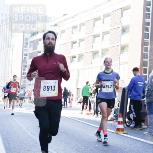 06.10.2024 - 19. swb-Marathon Bremen Matties Gatica Varas http://msf.ph/oto/7363151 06.10.2024 10:40:38 Laufen 8713, 8913, 8812 meine-sportfotos.de