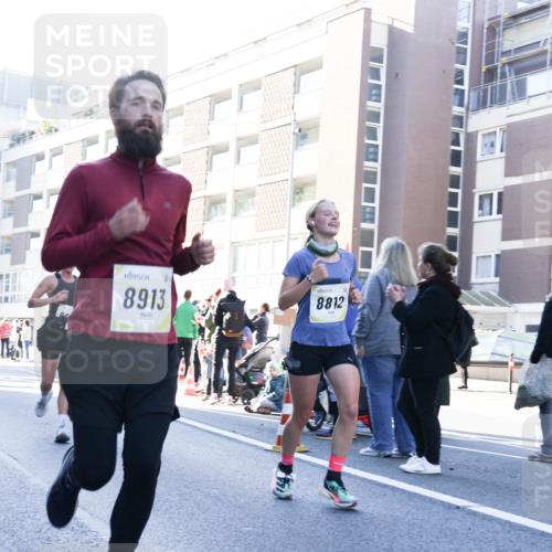 06.10.2024 - 19. swb-Marathon Bremen Matties Gatica Varas http://msf.ph/oto/7363162 06.10.2024 10:40:38 Laufen 8913, 8812 meine-sportfotos.de