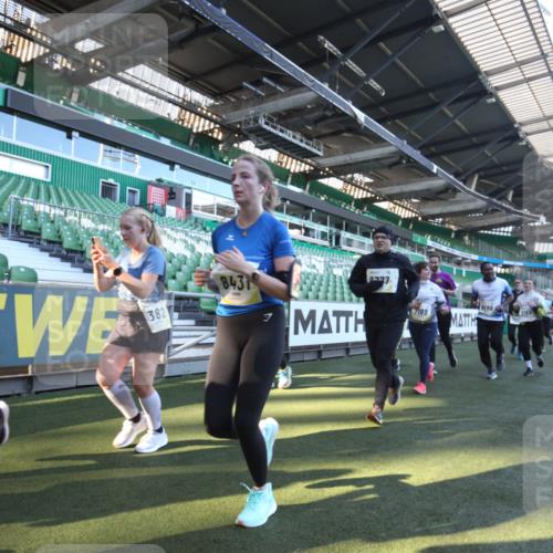 06.10.2024 - 19. swb-Marathon Bremen Yannick Fuchs http://msf.ph/oto/7363164 06.10.2024 10:32:24 Laufen im Stadion 7050, 7087, 7126, 7179, 7189, 7308, 7379, 7382, 7415, 7425, 7457, 7469, 7481, 7482, 7493, 7551, 7600, 7637, 7689, 7750, 7846, 7850, 7894, 7975, 8045, 8061, 8111, 8112, 8119, 8132, 8137, 8161, 8162, 8231, 8276, 8317, 8322, 8324, 8325, 8339, 8348, 8359, 8377, 8431, 8576, 8584, 8598, 8616, 8641, 8682, 8683, 8700, 8738, 8744, 8756, 8759, 8772, 8790, 8822, 8826, 8840, 8867, 8868, 8874, 8936, 8949, 8964, 9115 meine-sportfotos.de