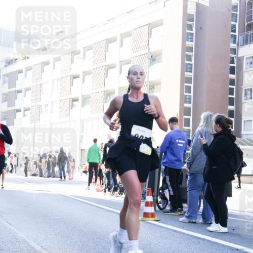 06.10.2024 - 19. swb-Marathon Bremen Matties Gatica Varas http://msf.ph/oto/7363197 06.10.2024 10:40:40 Laufen  meine-sportfotos.de