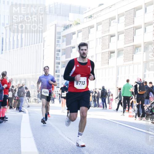 06.10.2024 - 19. swb-Marathon Bremen Matties Gatica Varas http://msf.ph/oto/7363223 06.10.2024 10:40:41 Laufen 7485, 7793, 8713 meine-sportfotos.de