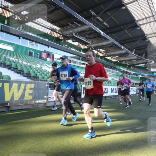06.10.2024 - 19. swb-Marathon Bremen Yannick Fuchs http://msf.ph/oto/7363289 06.10.2024 10:32:44 Laufen im Stadion 7028, 7050, 7126, 7179, 7316, 7317, 7373, 7375, 7425, 7442, 7477, 7481, 7499, 7551, 7574, 7656, 7678, 7734, 7735, 7751, 7758, 7849, 7865, 7975, 8020, 8022, 8045, 8048, 8119, 8137, 8161, 8162, 8231, 8314, 8315, 8317, 8348, 8359, 8361, 8432, 8479, 8485, 8504, 8598, 8616, 8643, 8663, 8682, 8683, 8686, 8700, 8705, 8724, 8738, 8759, 8822, 8858, 8934, 8936, 9112, 9115, 9117 meine-sportfotos.de