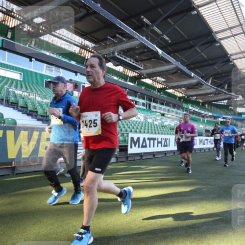 06.10.2024 - 19. swb-Marathon Bremen Yannick Fuchs http://msf.ph/oto/7363295 06.10.2024 10:32:44 Laufen im Stadion 7028, 7050, 7126, 7179, 7316, 7317, 7373, 7375, 7425, 7442, 7477, 7481, 7499, 7551, 7574, 7656, 7678, 7734, 7735, 7751, 7758, 7849, 7865, 7975, 8020, 8022, 8045, 8048, 8119, 8137, 8161, 8162, 8231, 8314, 8315, 8317, 8348, 8359, 8361, 8432, 8479, 8485, 8504, 8598, 8616, 8643, 8663, 8682, 8683, 8686, 8700, 8705, 8724, 8738, 8759, 8822, 8858, 8934, 8936, 9112, 9115, 9117 meine-sportfotos.de