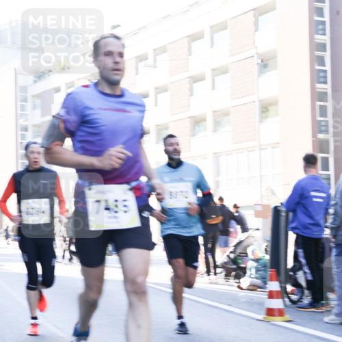 06.10.2024 - 19. swb-Marathon Bremen Matties Gatica Varas http://msf.ph/oto/7363310 06.10.2024 10:40:44 Laufen 40643, 7485 meine-sportfotos.de