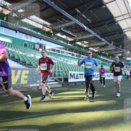 06.10.2024 - 19. swb-Marathon Bremen Yannick Fuchs http://msf.ph/oto/7363313 06.10.2024 10:32:46 Laufen im Stadion 7028, 7049, 7050, 7057, 7108, 7125, 7126, 7179, 7316, 7317, 7354, 7373, 7375, 7425, 7442, 7477, 7481, 7499, 7551, 7574, 7621, 7656, 7678, 7734, 7735, 7751, 7758, 7849, 7865, 7975, 8020, 8022, 8045, 8048, 8119, 8137, 8231, 8314, 8315, 8317, 8348, 8359, 8361, 8432, 8479, 8485, 8504, 8598, 8616, 8643, 8663, 8682, 8683, 8686, 8700, 8705, 8724, 8738, 8759, 8822, 8858, 8934, 8936, 9112, 9115, 9117 meine-sportfotos.de