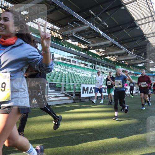 06.10.2024 - 19. swb-Marathon Bremen Yannick Fuchs http://msf.ph/oto/7363408 06.10.2024 10:33:00 Laufen im Stadion 7028, 7049, 7050, 7057, 7108, 7125, 7126, 7316, 7317, 7333, 7354, 7373, 7375, 7425, 7442, 7477, 7499, 7506, 7574, 7621, 7656, 7678, 7734, 7735, 7751, 7758, 7801, 7849, 7865, 7898, 8020, 8022, 8034, 8045, 8048, 8137, 8153, 8189, 8241, 8314, 8315, 8317, 8348, 8361, 8384, 8432, 8479, 8485, 8504, 8540, 8643, 8663, 8686, 8700, 8705, 8724, 8759, 8852, 8858, 8864, 8934, 8986, 9059, 9112, 9114, 9115, 9117, 9126 meine-sportfotos.de