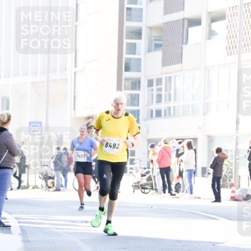 06.10.2024 - 19. swb-Marathon Bremen Matties Gatica Varas http://msf.ph/oto/7363429 06.10.2024 10:40:53 Laufen 4, 1, 7403, 8492 meine-sportfotos.de