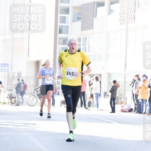 06.10.2024 - 19. swb-Marathon Bremen Matties Gatica Varas http://msf.ph/oto/7363463 06.10.2024 10:40:54 Laufen 0, 7403, 849 meine-sportfotos.de