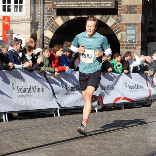 06.10.2024 - 19. swb-Marathon Bremen Strokosch-Dieckow http://msf.ph/oto/7363467 06.10.2024 10:38:10 Ziel 7019, 8198, 8583 meine-sportfotos.de
