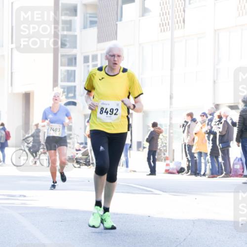 06.10.2024 - 19. swb-Marathon Bremen Matties Gatica Varas http://msf.ph/oto/7363491 06.10.2024 10:40:54 Laufen 7403, 8492 meine-sportfotos.de