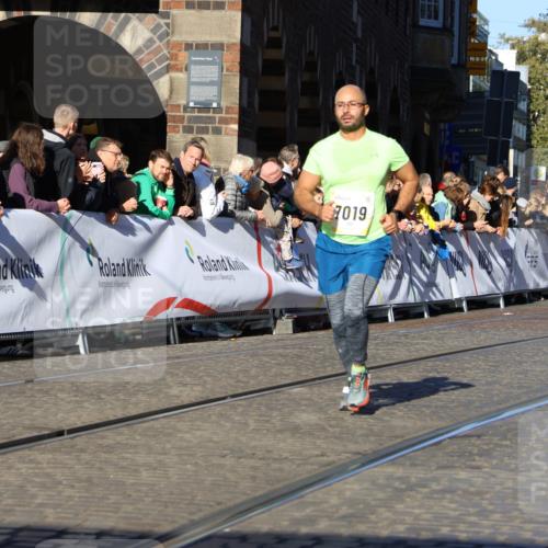 06.10.2024 - 19. swb-Marathon Bremen Strokosch-Dieckow http://msf.ph/oto/7363513 06.10.2024 10:38:12 Ziel 7019, 8198, 8583 meine-sportfotos.de