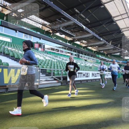 06.10.2024 - 19. swb-Marathon Bremen Yannick Fuchs http://msf.ph/oto/7363532 06.10.2024 10:33:17 Laufen im Stadion 7028, 7049, 7057, 7108, 7125, 7201, 7269, 7316, 7333, 7354, 7373, 7442, 7506, 7509, 7510, 7608, 7621, 7656, 7751, 7758, 7801, 7849, 7898, 8020, 8022, 8034, 8048, 8153, 8189, 8194, 8195, 8224, 8241, 8308, 8314, 8315, 8384, 8451, 8485, 8504, 8534, 8540, 8611, 8643, 8653, 8686, 8705, 8724, 8798, 8852, 8858, 8864, 8986, 9003, 9041, 9053, 9059, 9072, 9073, 9112, 9114, 9126 meine-sportfotos.de