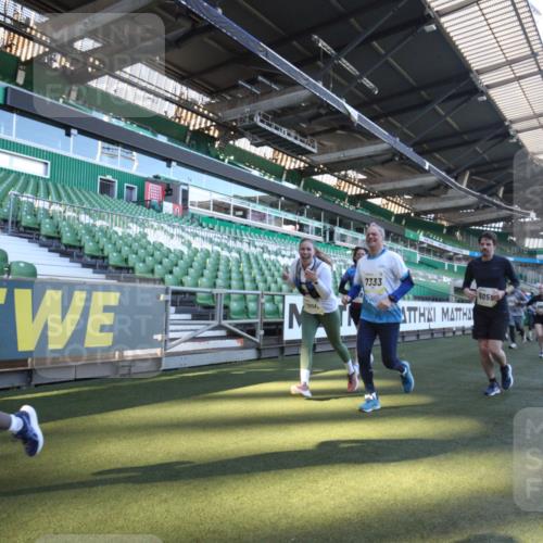 06.10.2024 - 19. swb-Marathon Bremen Yannick Fuchs http://msf.ph/oto/7363536 06.10.2024 10:33:19 Laufen im Stadion 7028, 7049, 7057, 7108, 7125, 7201, 7269, 7316, 7333, 7354, 7442, 7506, 7509, 7510, 7608, 7621, 7663, 7751, 7758, 7801, 7849, 7867, 7869, 7898, 7997, 8020, 8022, 8034, 8048, 8153, 8189, 8194, 8195, 8224, 8241, 8308, 8314, 8315, 8384, 8451, 8504, 8534, 8540, 8611, 8643, 8653, 8686, 8705, 8724, 8798, 8852, 8864, 8986, 9003, 9041, 9053, 9059, 9072, 9073, 9114, 9126 meine-sportfotos.de