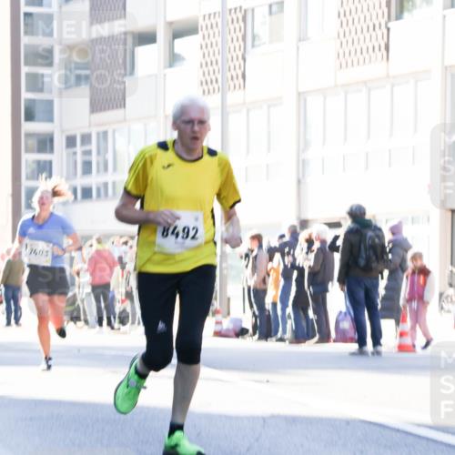 06.10.2024 - 19. swb-Marathon Bremen Matties Gatica Varas http://msf.ph/oto/7363537 06.10.2024 10:40:55 Laufen 7403, 8492 meine-sportfotos.de