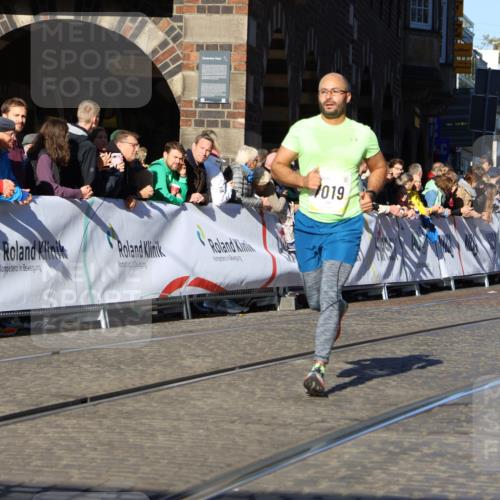 06.10.2024 - 19. swb-Marathon Bremen Strokosch-Dieckow http://msf.ph/oto/7363546 06.10.2024 10:38:13 Ziel 7019, 8198, 8583 meine-sportfotos.de