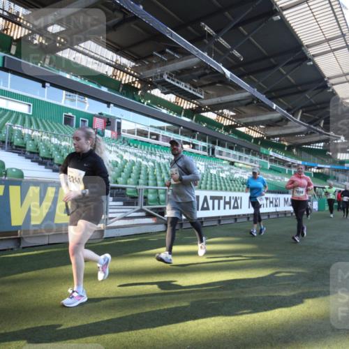 06.10.2024 - 19. swb-Marathon Bremen Yannick Fuchs http://msf.ph/oto/7363568 06.10.2024 10:33:22 Laufen im Stadion 7028, 7049, 7057, 7076, 7108, 7125, 7201, 7202, 7203, 7269, 7316, 7330, 7332, 7333, 7354, 7506, 7509, 7510, 7608, 7621, 7663, 7751, 7758, 7801, 7855, 7867, 7869, 7898, 7997, 8034, 8153, 8189, 8194, 8195, 8224, 8241, 8308, 8314, 8315, 8384, 8451, 8504, 8534, 8540, 8611, 8643, 8653, 8686, 8705, 8724, 8798, 8852, 8864, 8986, 9003, 9041, 9053, 9059, 9072, 9073, 9114, 9126 meine-sportfotos.de