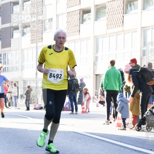 06.10.2024 - 19. swb-Marathon Bremen Matties Gatica Varas http://msf.ph/oto/7363576 06.10.2024 10:40:56 Laufen 8492 meine-sportfotos.de