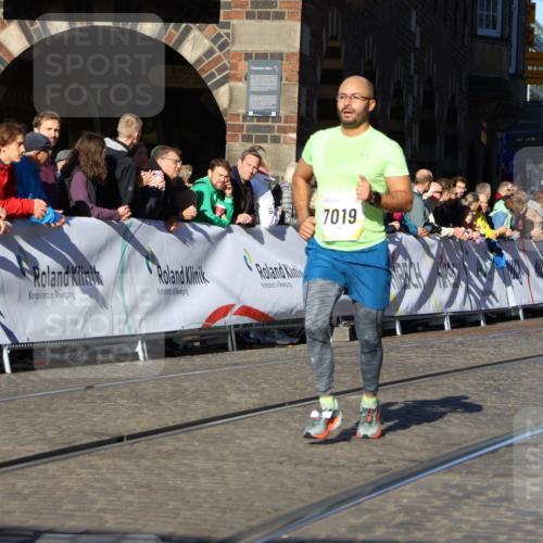 06.10.2024 - 19. swb-Marathon Bremen Strokosch-Dieckow http://msf.ph/oto/7363589 06.10.2024 10:38:13 Ziel 7019, 8198, 8583 meine-sportfotos.de